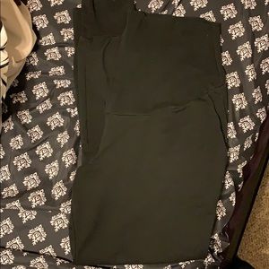 H&M Maternity Black Jogger pants! Size Large!